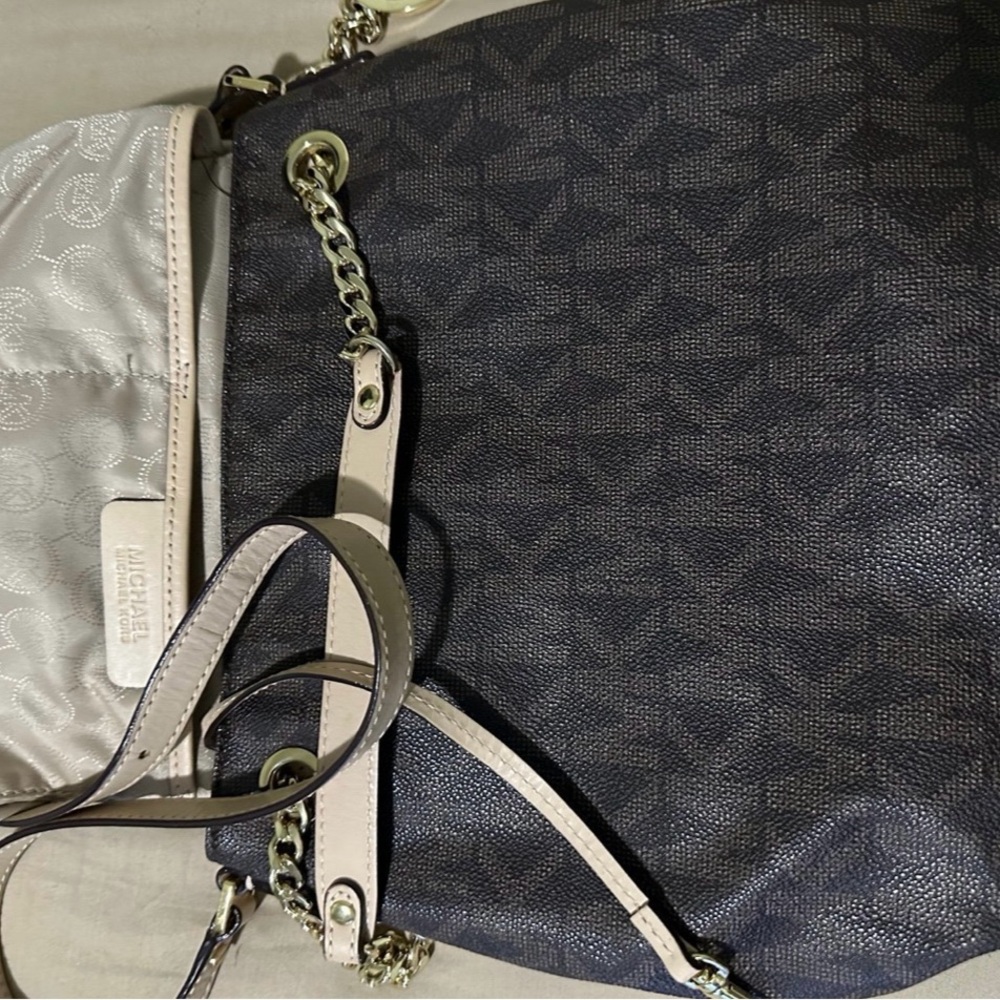 Michael kors crossbody